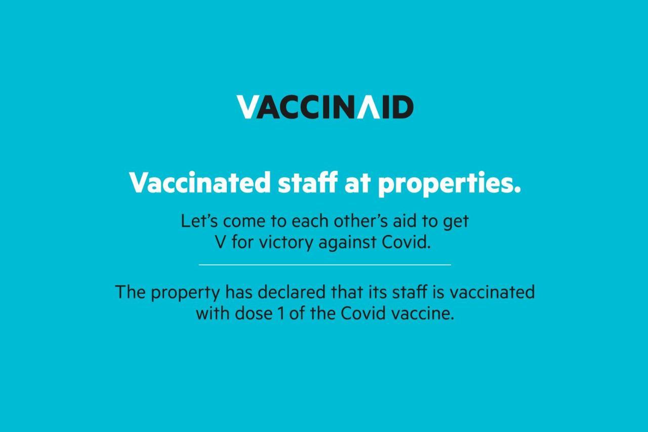 Vaccinated Staff- Oyo 22654 Hotel Rose & Petals Ghaziabad Bagian luar foto